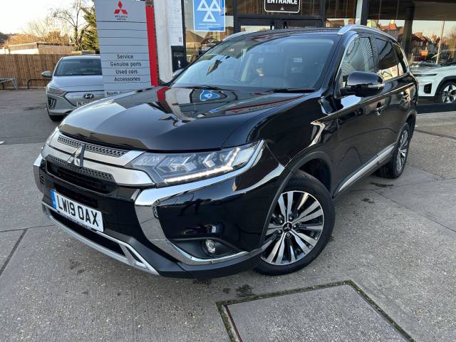 Mitsubishi Outlander 2.0 Exceed 5dr CVT Estate Petrol BLACK
